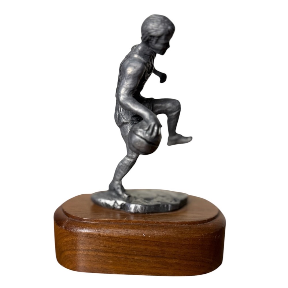 Vintage Pewter Basketball Player Figurine on Wood Base Sports Sculpture Decor - Picture 3 of 9